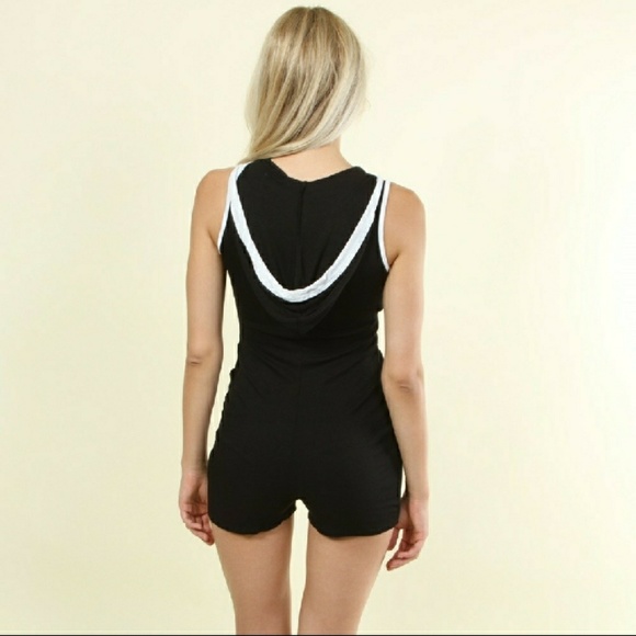 ONLY 1 LEFT💗 Fae fitted knit romper..no offers - Picture 2 of 3